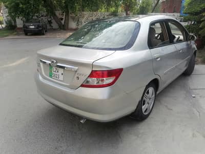 Honda city 2005 vireo out class fit no accident condition