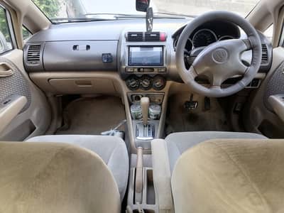 Honda city 2005 vireo out class fit no accident condition