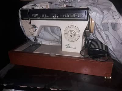 Original Vintage Singer 974 Sewing Machine with Motor – All OK