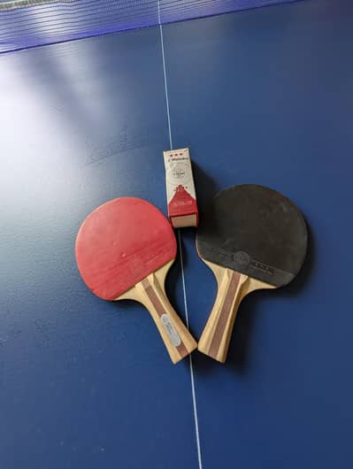 table tennis foldable with accessories ( almost new)