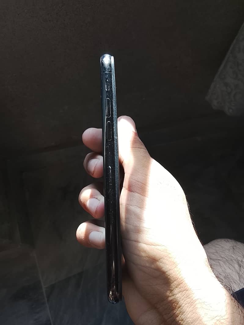 Apple iPhone X 3