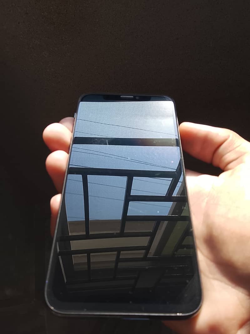 Apple iPhone X 4