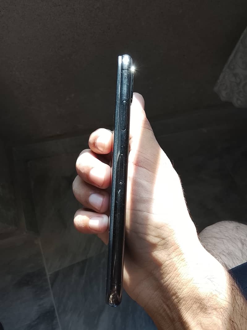 Apple iPhone X 5
