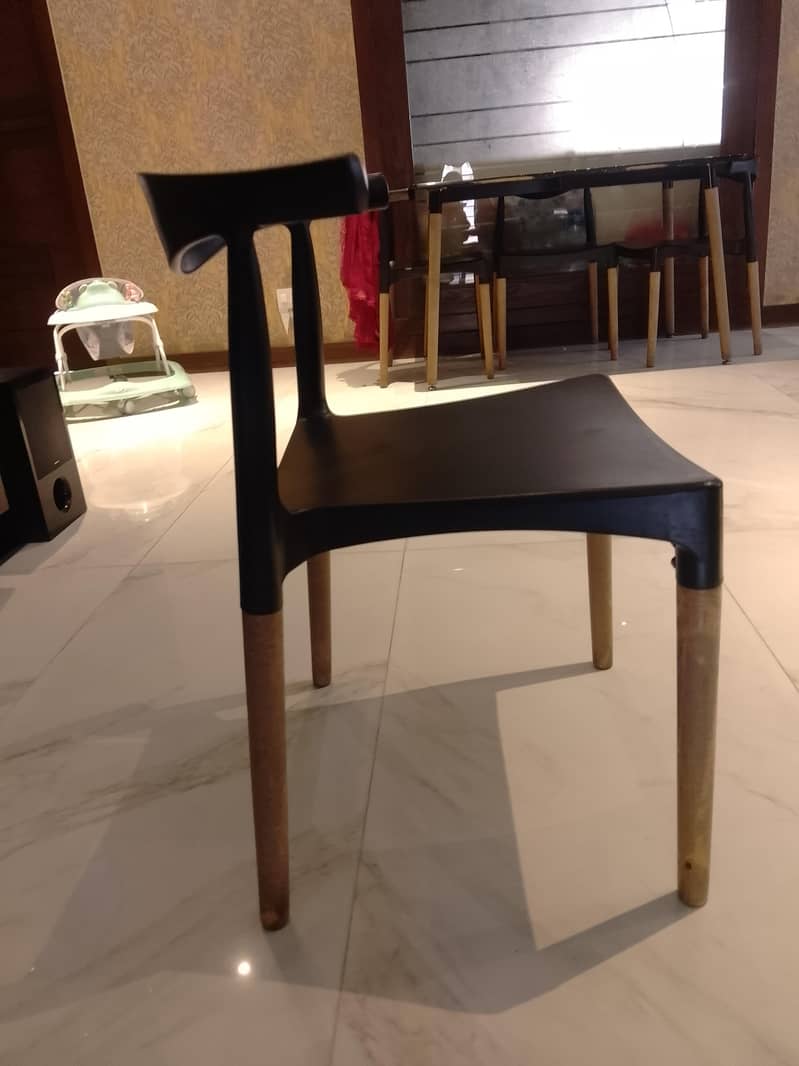 table chair 1