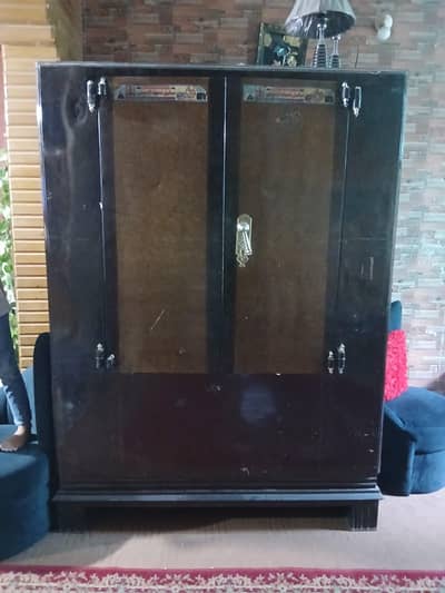 peti wali almari iron