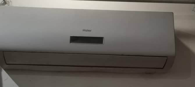 Urgent selling 1.5 Ton AC