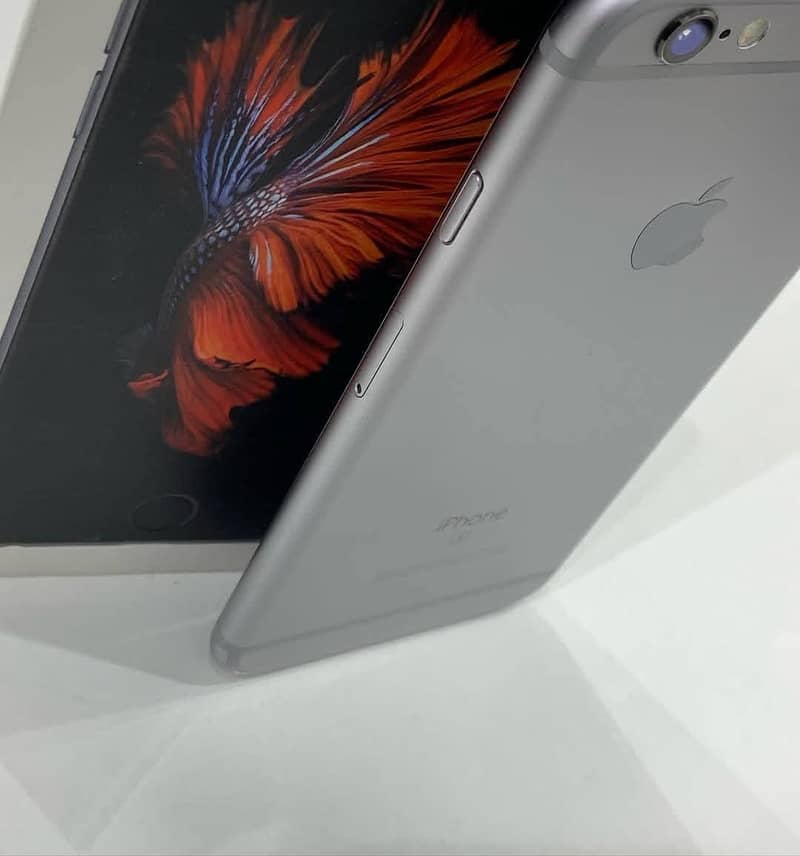 Apple iPhone 6S Plus 2