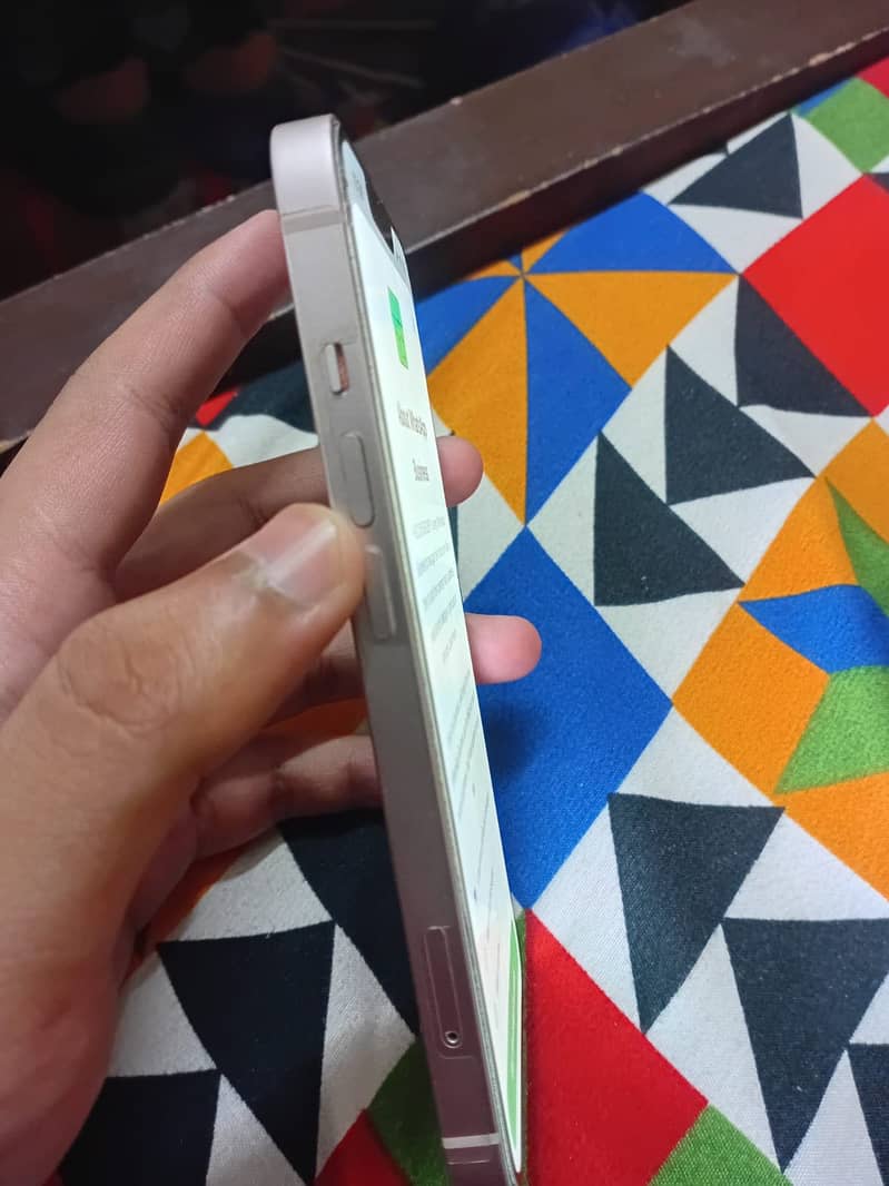 Apple iPhone 13 2
