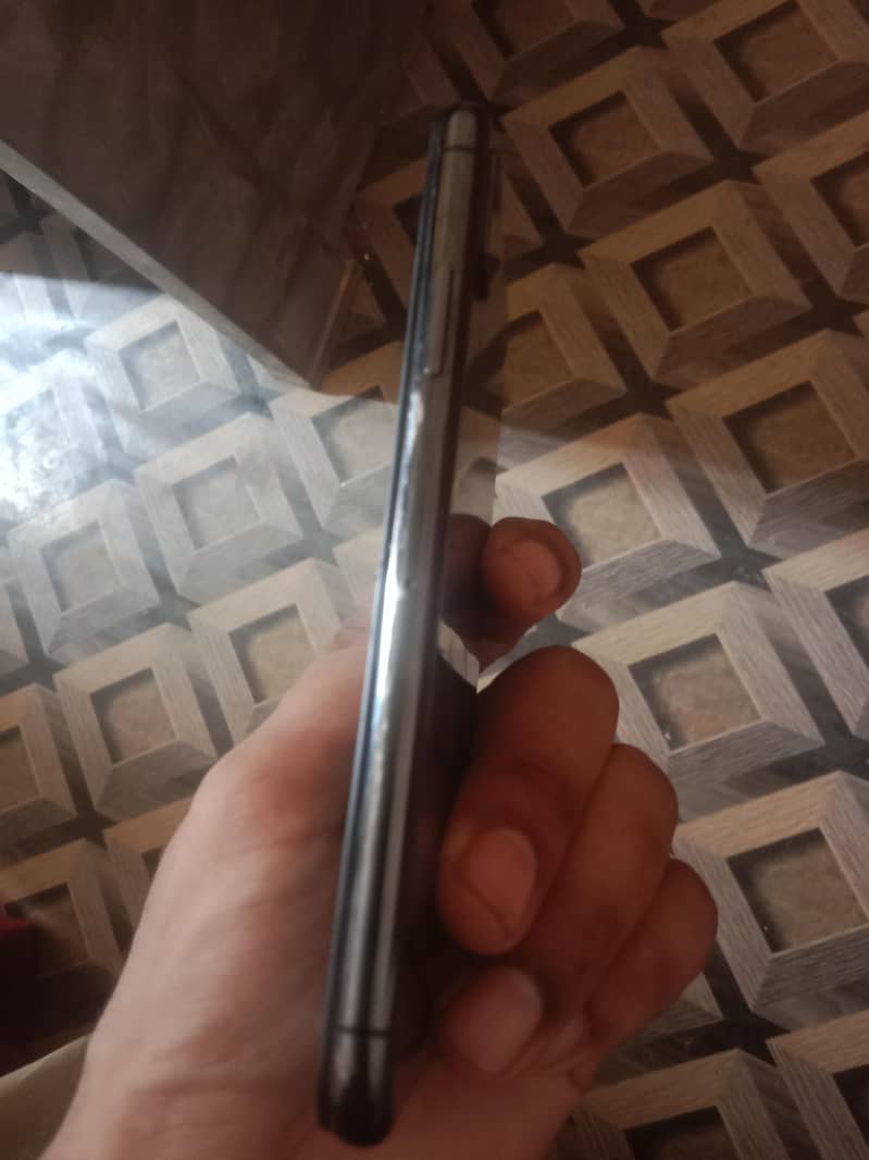 Apple iPhone X 3