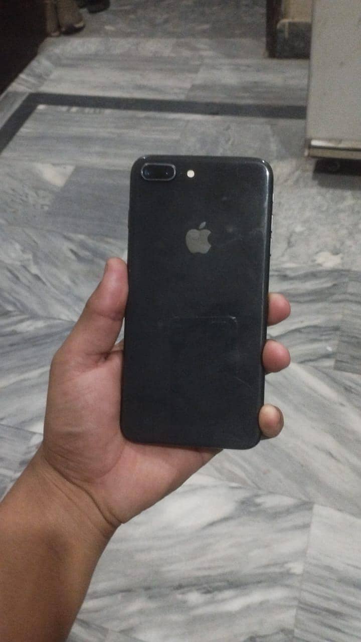 Apple iPhone 8 Plus 0