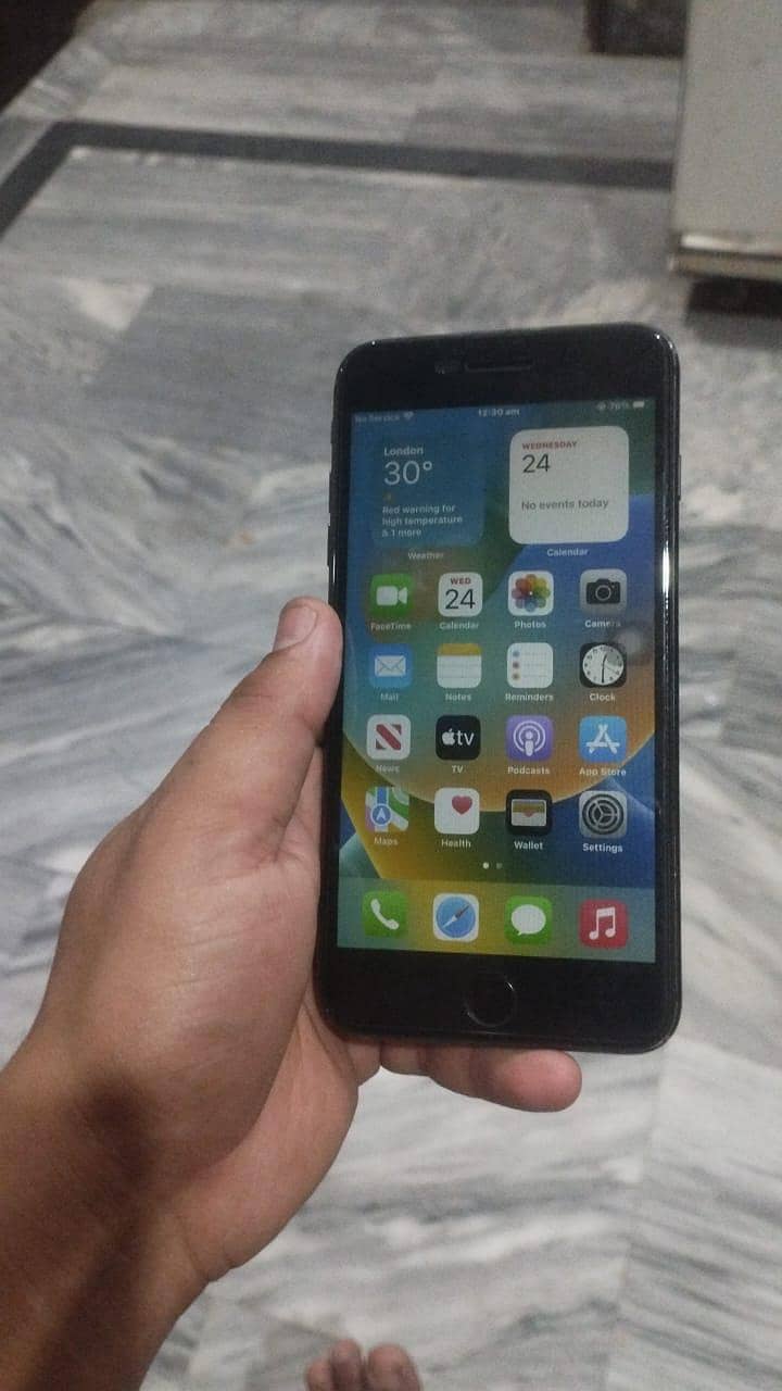 Apple iPhone 8 Plus 2