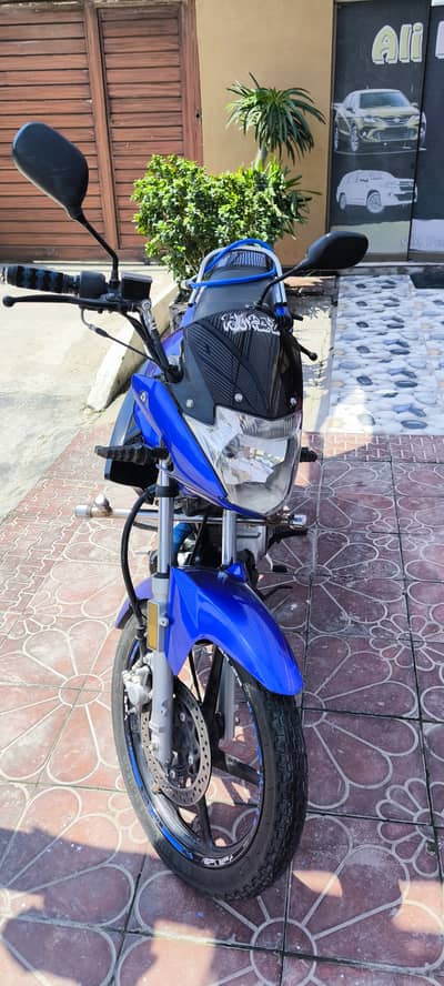 2018 model Ybr 125 prestige condition total jenioun 25000 km running