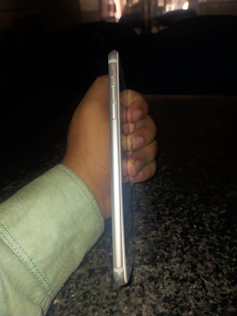 Apple iPhone 7 Plus 5