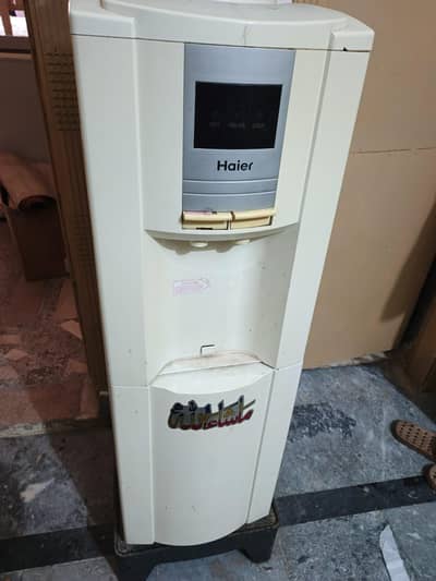 Haier Dispenser  With refrigerator