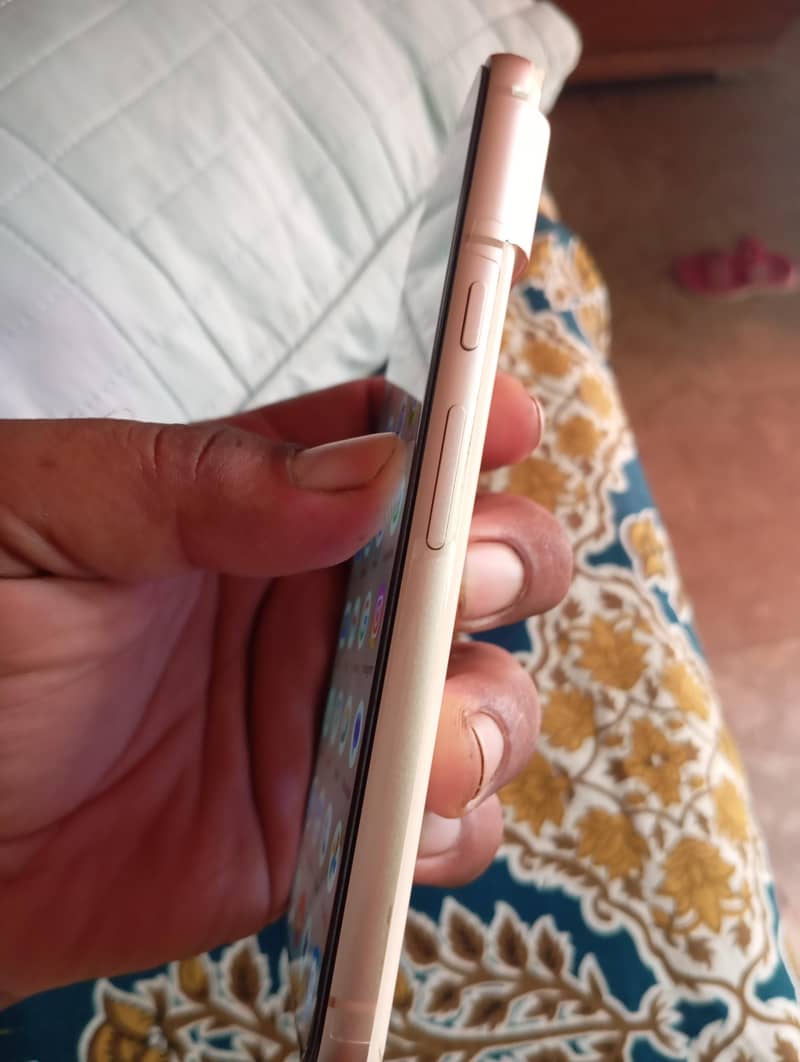 Google Pixel 8 4