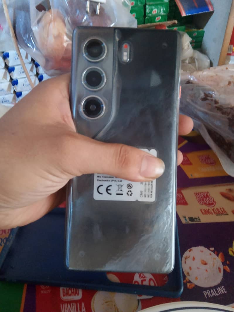 Tecno CAMON 40 Pro 1