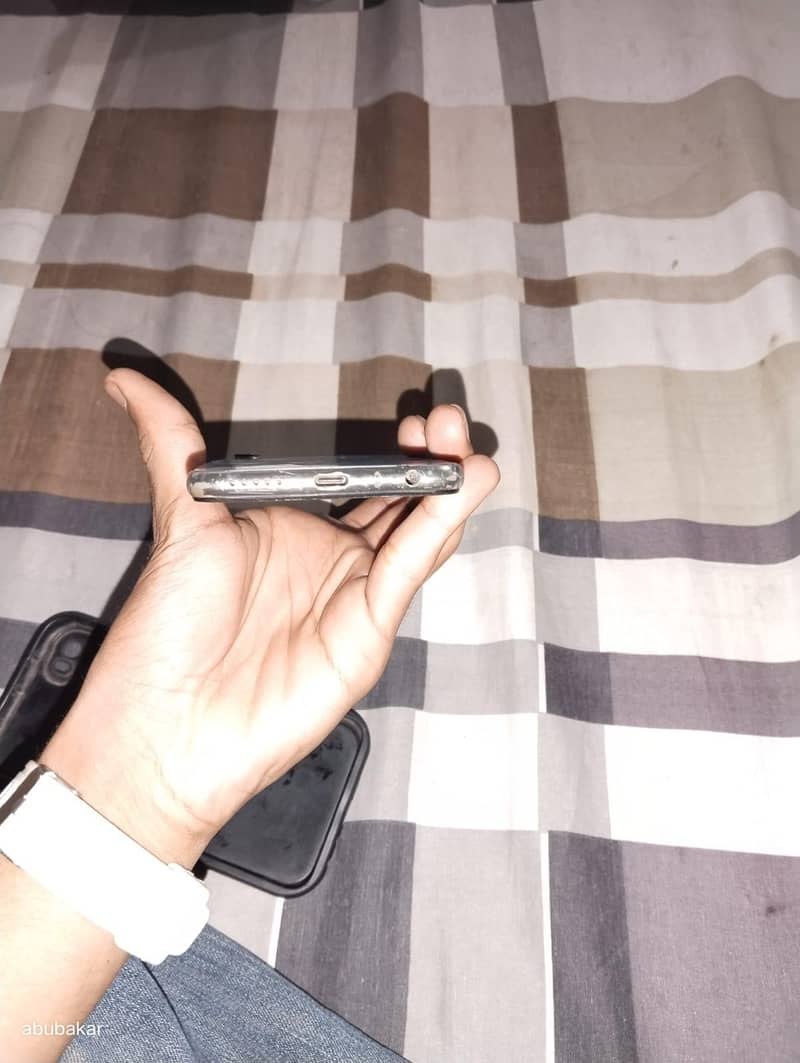 10/6 condition 64 GB 3