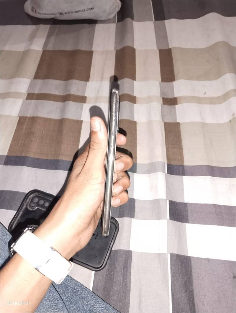 10/6 condition 64 GB 5