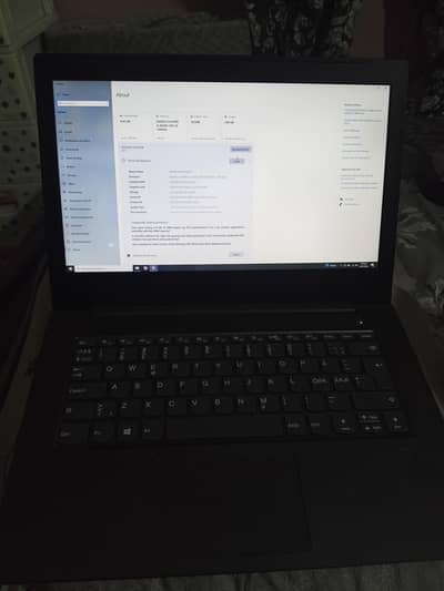 Lenovo i5 8th Generation 4gb Ram 256ssd m2