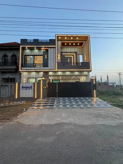 PRIME LOCATION 10 MARLA BRAND NEW HOUSE