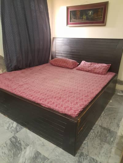 Double bed 2 side tables and 1 dressing table