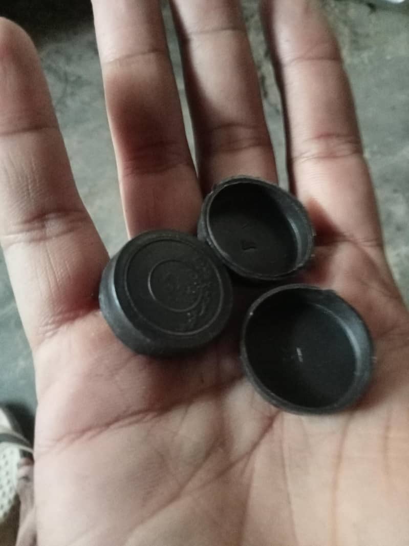plastic dabbi caps 0