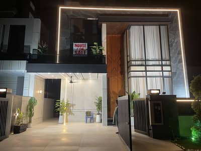 10 Marla house for sale in Bahria Town Lahore
