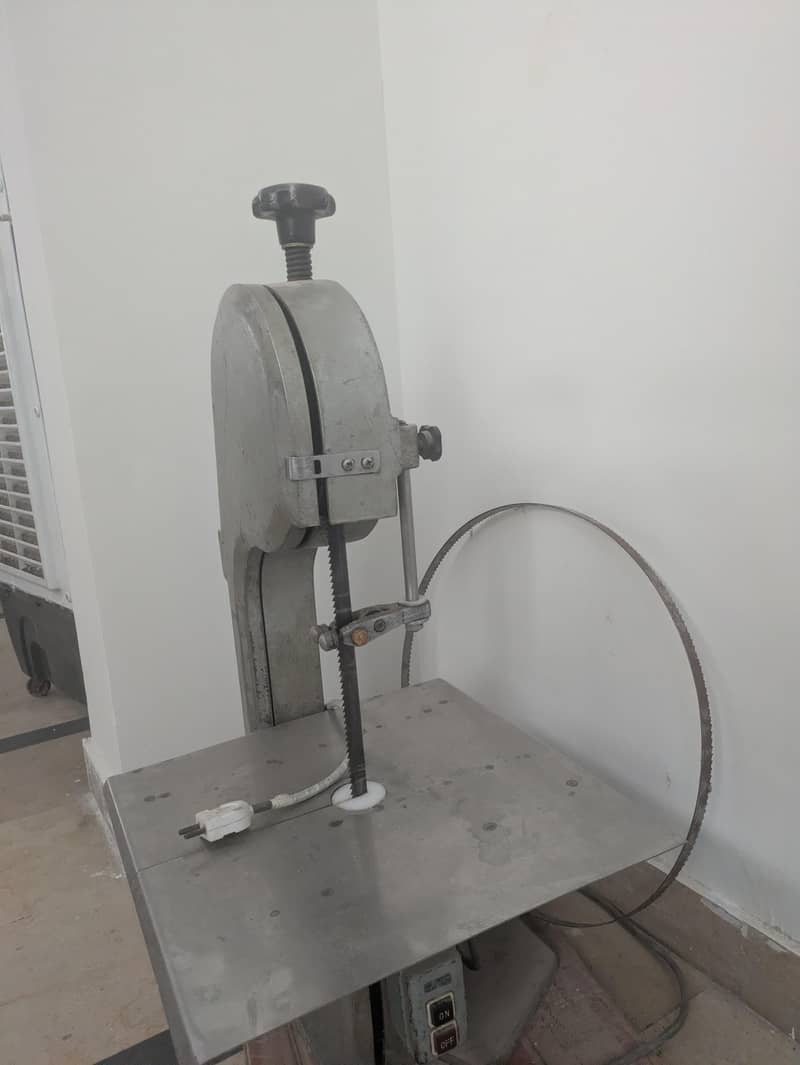 Meat cutting machine 1