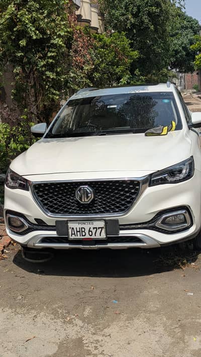 MG HS 2022