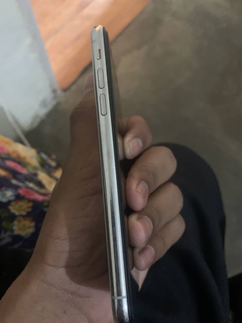Apple iPhone X 2