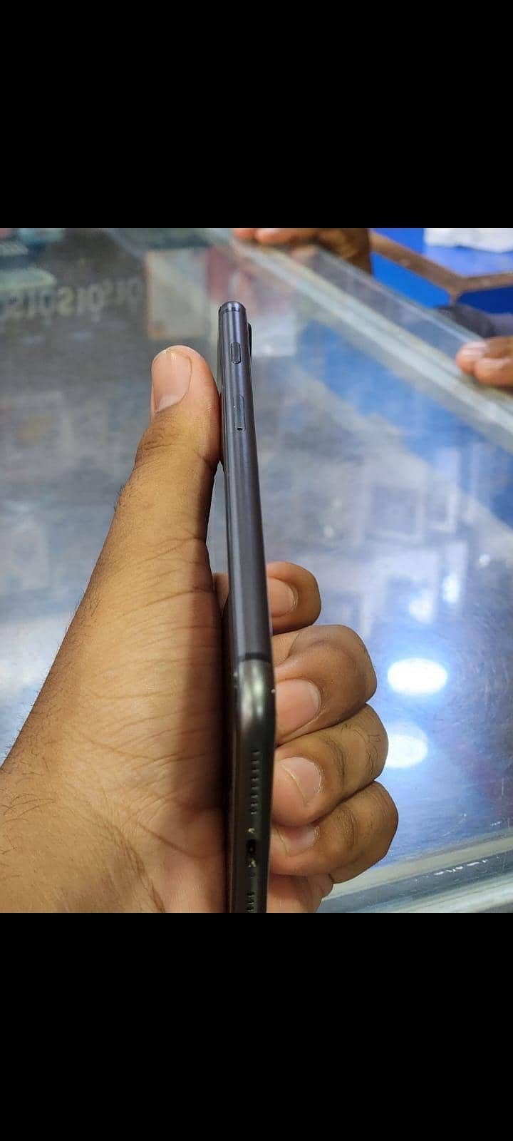 Apple iPhone 8 Plus 1