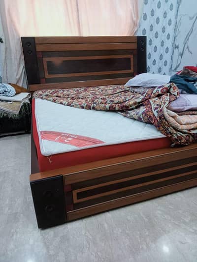 urgent sale ,complete bed room set with mattress