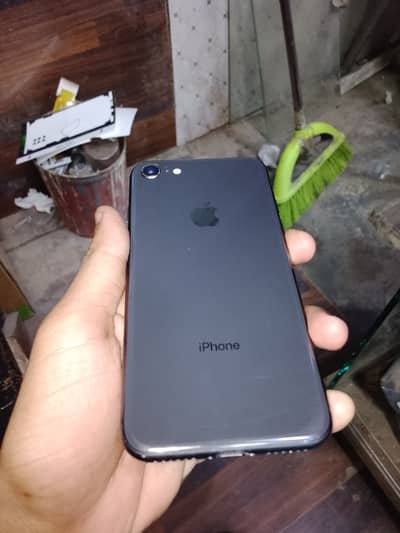 Apple iPhone 8