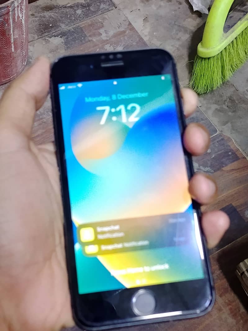Apple iPhone 8 2