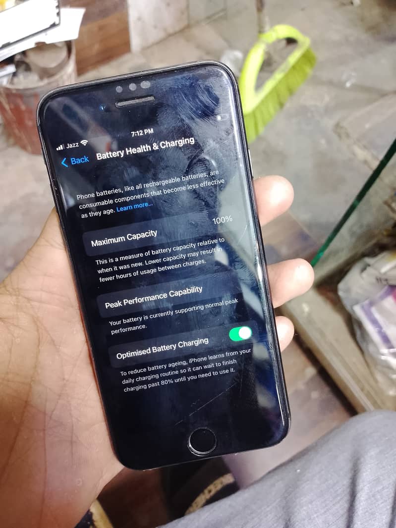 Apple iPhone 8 4