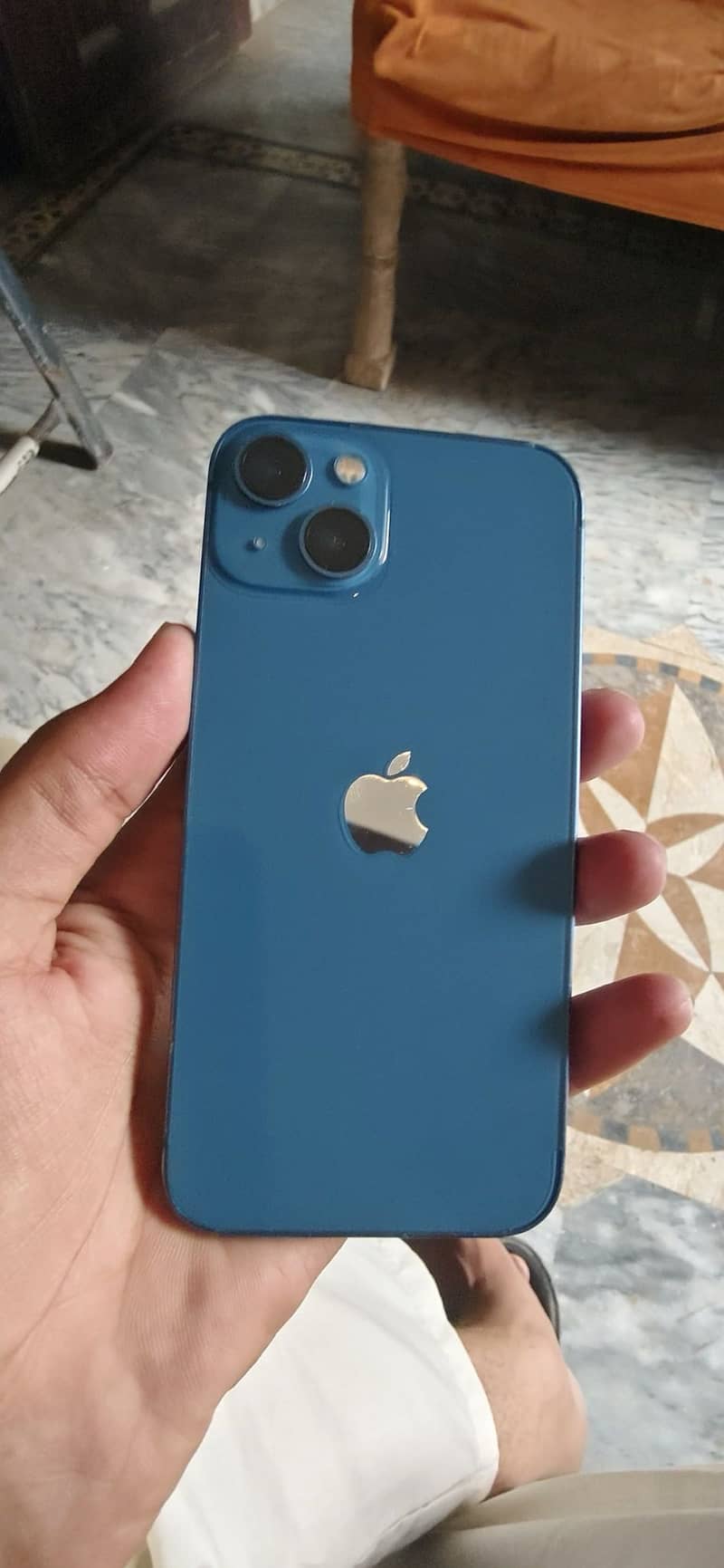 Apple iPhone 13 0
