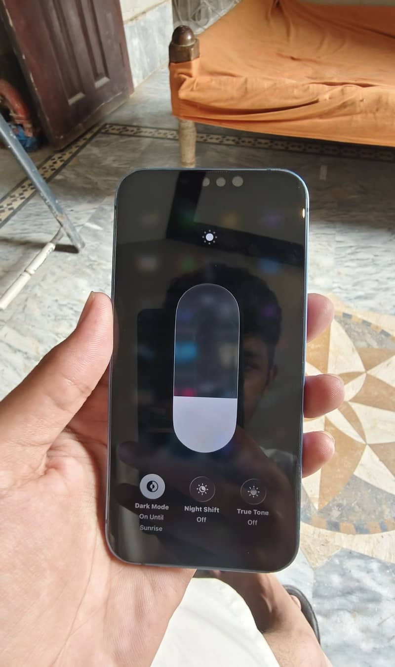 Apple iPhone 13 4