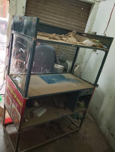 Food Counter for sale in very good condition in gujranwala