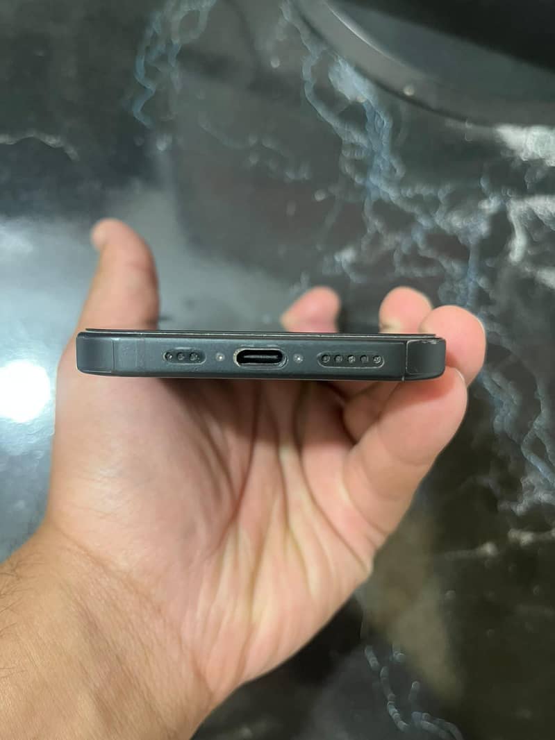 Apple iPhone 15 5