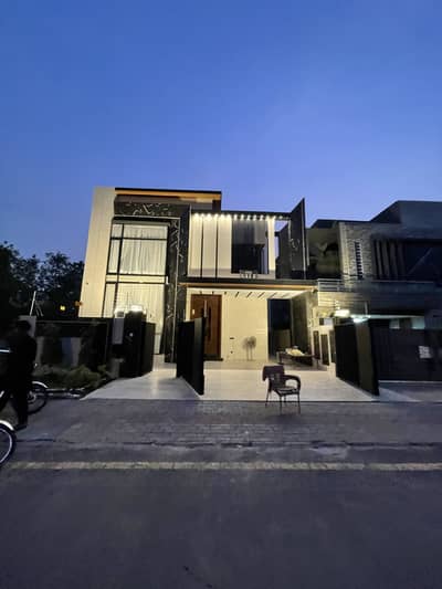 10 Marla house for sale in Bahria Town Lahore