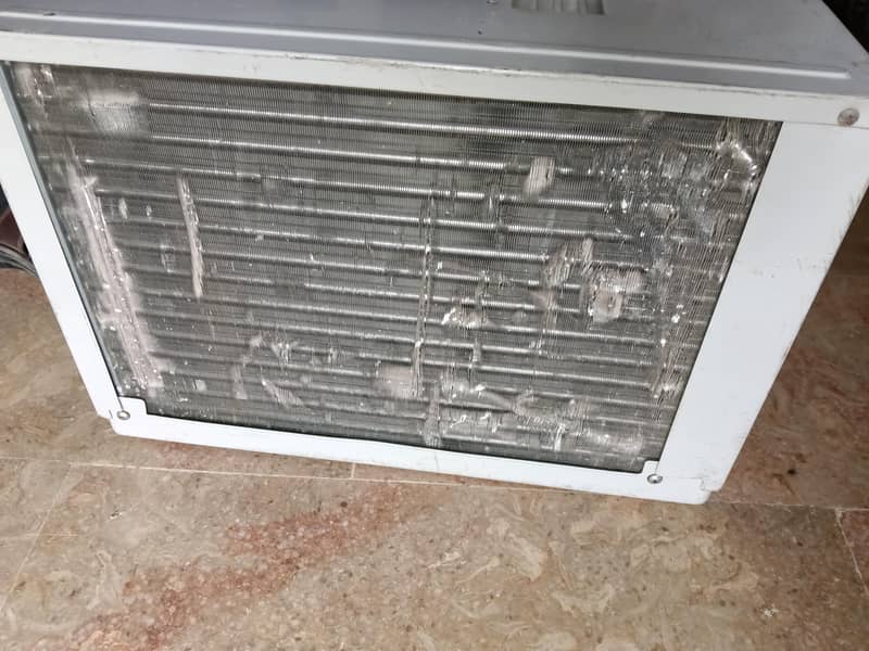 window AC 0
