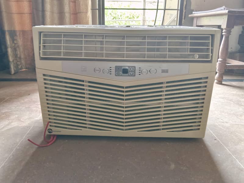 window AC 3