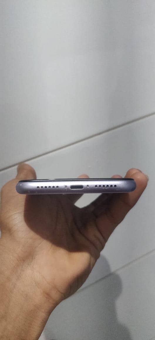 Apple iPhone 11 6