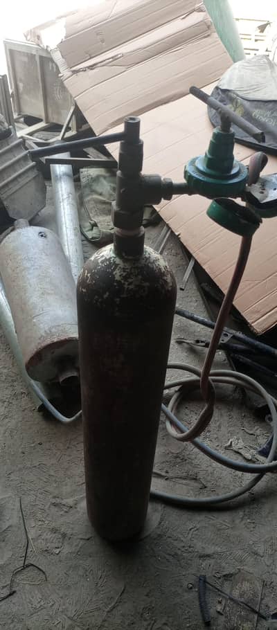 oxygen cylinder 10.6 kg