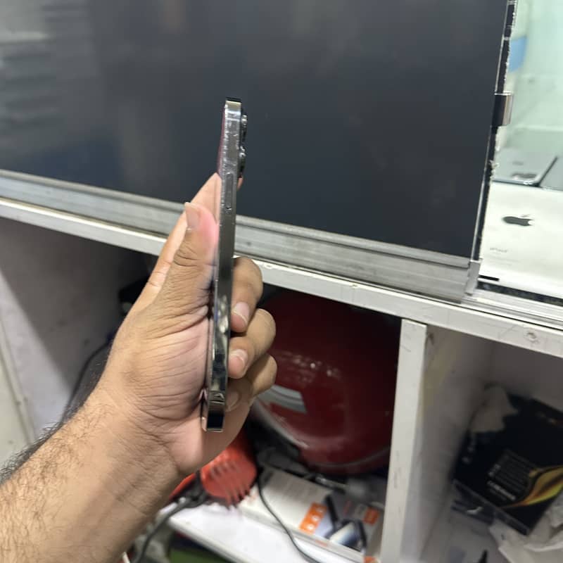 Apple iPhone 13 Pro Max 0
