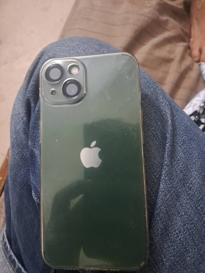 Apple iPhone 13 4