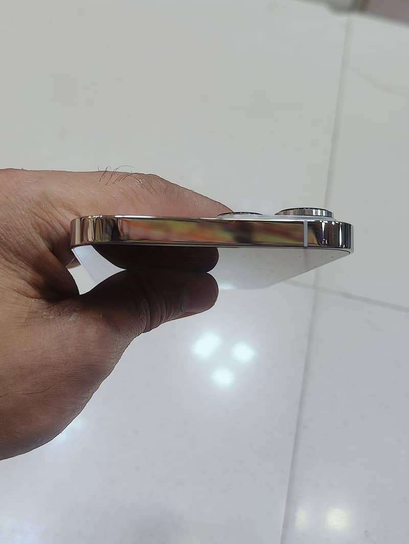 Apple iPhone 13 Pro Max 1
