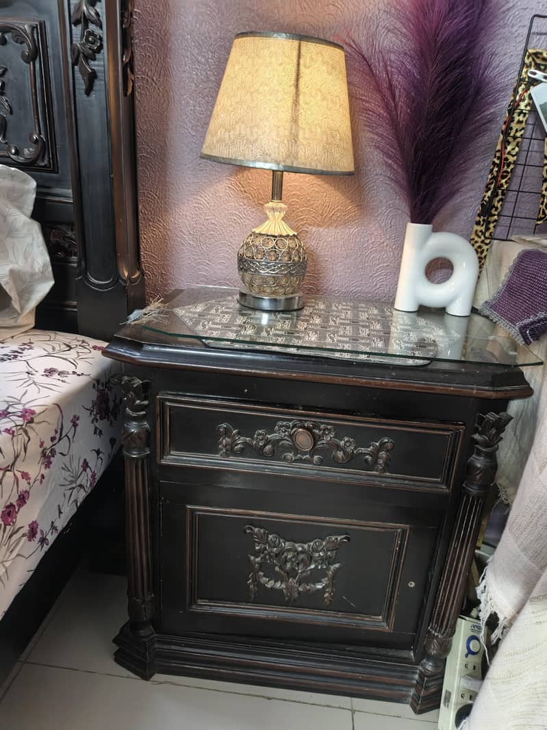 bed set one bed two side table one dressing table 7