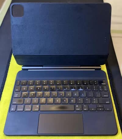 Apple magic keyboard 11 inches working with iPad pro & air
