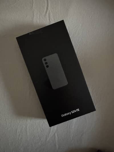 Samsung Mobile S24 fE